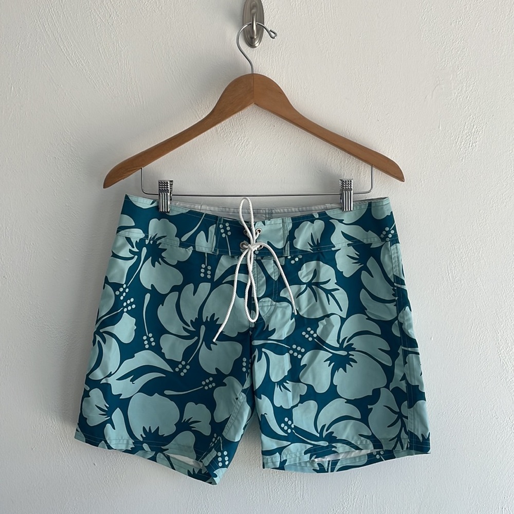 Carve Designs W’s Board Shorts, W’s size 4